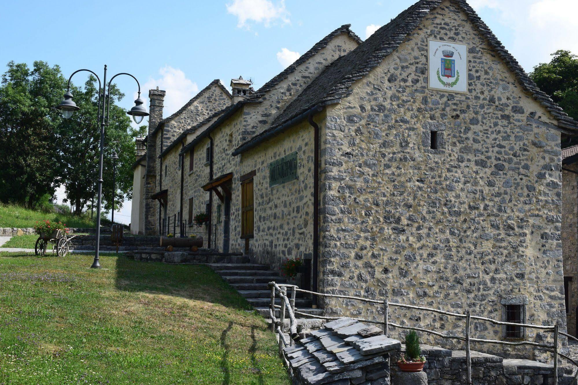 Albergo Canella Fuipiano Valle Imagna ภายนอก รูปภาพ